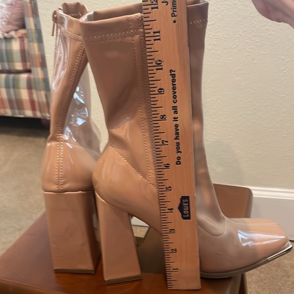 Forever 21 faux Patton leather three-quarter Carmel color boots.Worn 1x. Size 8. - Picture 7 of 9